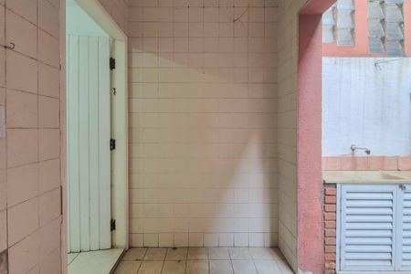 Casa de condomínio à venda com 239m², 4 quartos e 2 vagasLavanderia