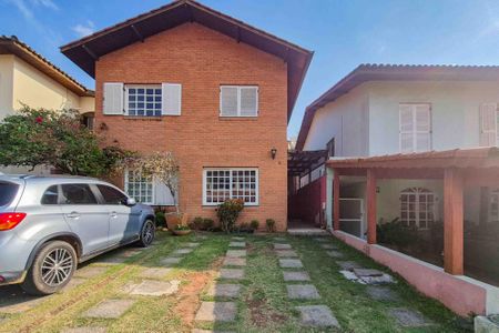 Casa de condomínio à venda com 239m², 4 quartos e 2 vagasFachada