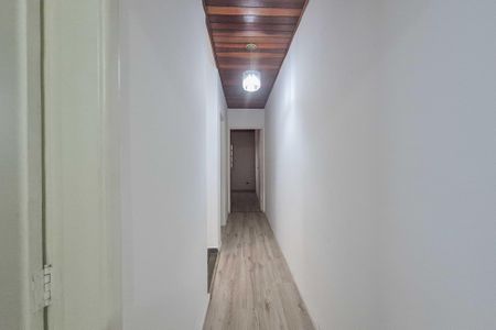 Casa de condomínio à venda com 239m², 4 quartos e 2 vagasCorredor