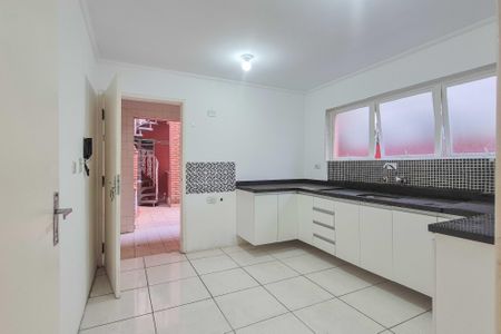 Casa de condomínio à venda com 239m², 4 quartos e 2 vagasCozinha