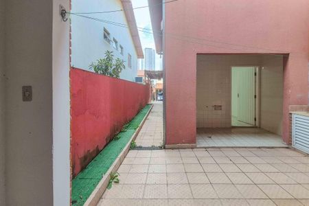 Casa de condomínio à venda com 239m², 4 quartos e 2 vagasQuintal
