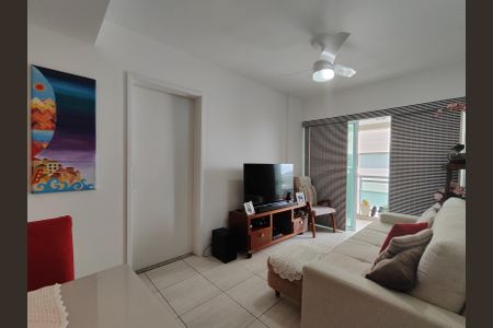 Apartamento à venda com 66m², 2 quartos e 1 vagaSala