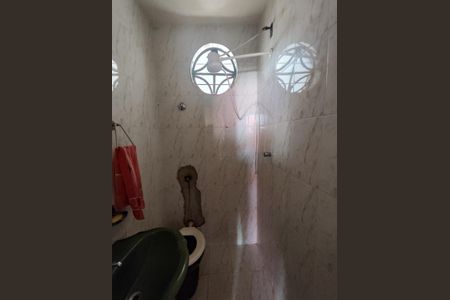 Casa à venda com 225m², 5 quartos e 2 vagasBanheiro de Serviço