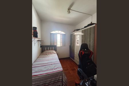 Casa à venda com 225m², 5 quartos e 2 vagasQuarto 4