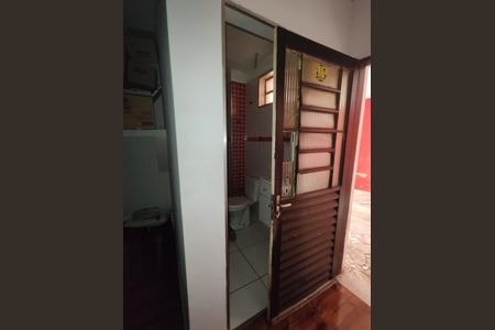 Casa à venda com 225m², 5 quartos e 2 vagasBanheiro 2