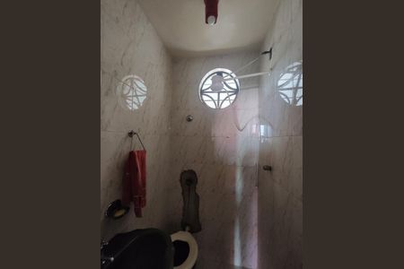 Casa à venda com 225m², 5 quartos e 2 vagasBanheiro de Serviço