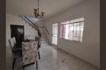 Casa à venda com 225m², 5 quartos e 2 vagasSala de Jantar