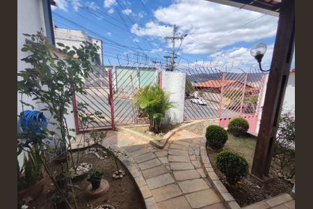 Casa à venda com 225m², 5 quartos e 2 vagasJardim