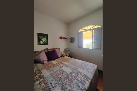 Casa à venda com 225m², 5 quartos e 2 vagasQuarto 2