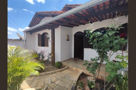 Casa à venda com 225m², 5 quartos e 2 vagasJardim