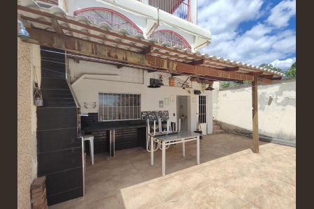 Casa à venda com 225m², 5 quartos e 2 vagasÁrea Gourmet