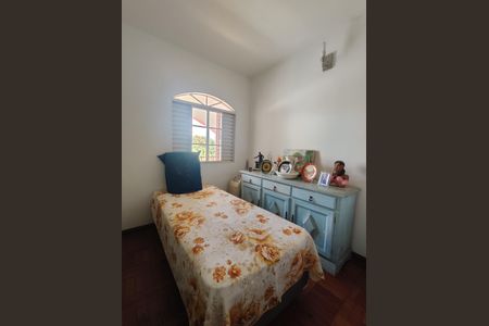 Casa à venda com 225m², 5 quartos e 2 vagasQuarto 3