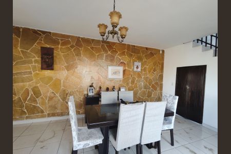 Casa à venda com 225m², 5 quartos e 2 vagasSala de Jantar