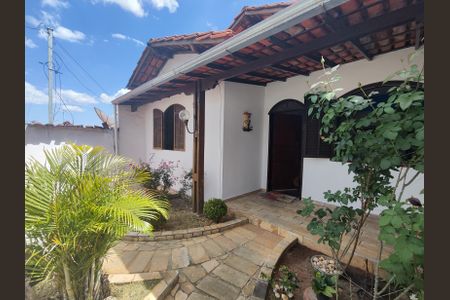 Casa à venda com 225m², 5 quartos e 2 vagasJardim