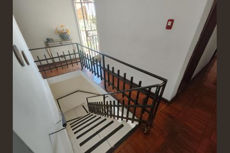 Casa à venda com 225m², 5 quartos e 2 vagasCorredor