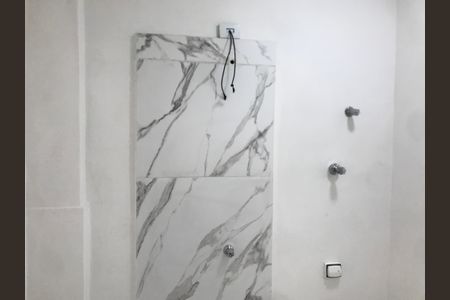 Apartamento à venda com 83m², 2 quartos e sem vagaBanheiro