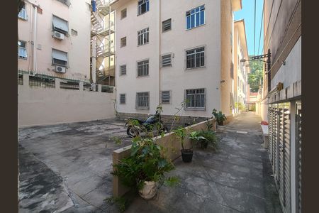 Apartamento para alugar com 100m², 3 quartos e sem vaga Apartamento para alugar com 100m², 3 quartos e sem vagaÁrea comum - Playground