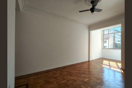 Apartamento para alugar com 100m², 3 quartos e sem vaga Apartamento para alugar com 100m², 3 quartos e sem vagaSala