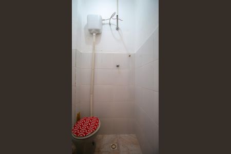 Apartamento para alugar com 100m², 4 quartos e sem vaga Apartamento para alugar com 100m², 4 quartos e sem vagaBanheiro de Serviço