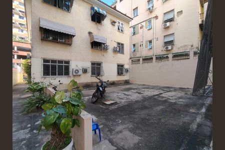 Apartamento para alugar com 100m², 3 quartos e sem vaga Apartamento para alugar com 100m², 3 quartos e sem vagaÁrea comum - Playground