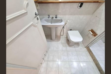 Apartamento à venda com 436m², 4 quartos e 1 vagaBanheiro 2