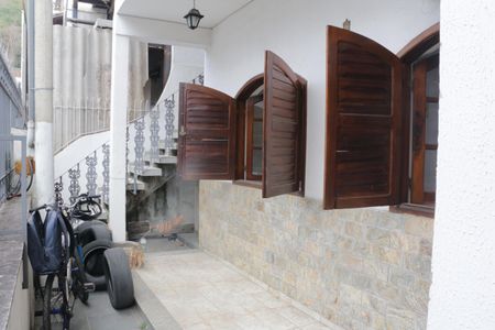 Varanda de casa para alugar com 2 quartos, 60m² em Centro, Nova Iguaçu