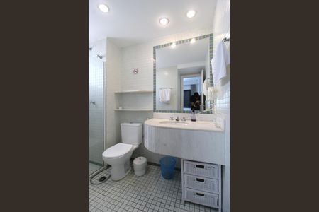 Banheiro da Suíte de kitnet/studio à venda com 1 quarto, 31m² em Indianópolis, São Paulo