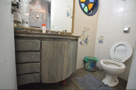 Casa à venda com 200m², 4 quartos e 2 vagasLavabo