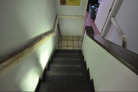 Casa à venda com 200m², 4 quartos e 2 vagasEscada