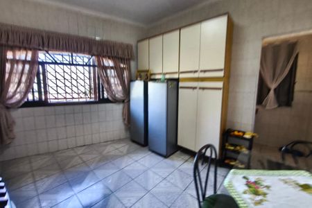 Casa à venda com 480m², 3 quartos e 4 vagas Casa à venda com 480m², 3 quartos e 4 vagasCozinha