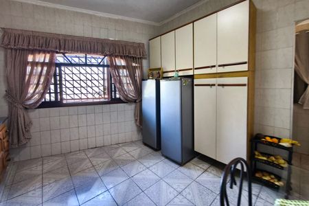 Casa à venda com 480m², 3 quartos e 4 vagas Casa à venda com 480m², 3 quartos e 4 vagasCozinha