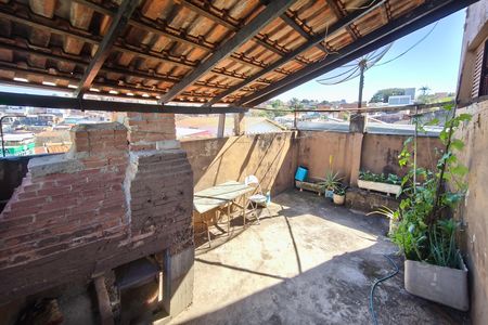 Casa à venda com 480m², 3 quartos e 4 vagas Casa à venda com 480m², 3 quartos e 4 vagasQuintal