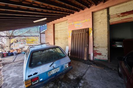 Casa à venda com 480m², 3 quartos e 4 vagas Casa à venda com 480m², 3 quartos e 4 vagasGaragem