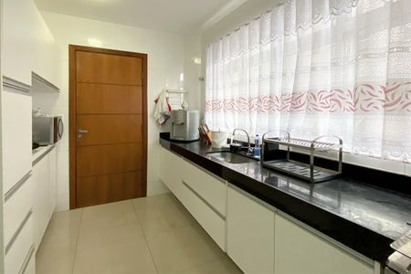 Apartamento à venda com 166m², 4 quartos e 4 vagasCozinha