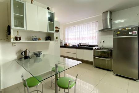 Apartamento à venda com 166m², 4 quartos e 4 vagasCozinha