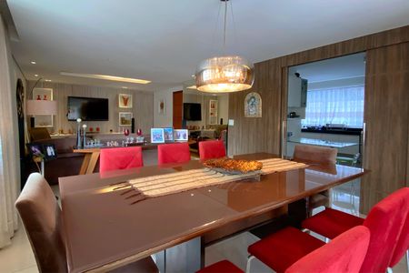 Apartamento à venda com 166m², 4 quartos e 4 vagasSala