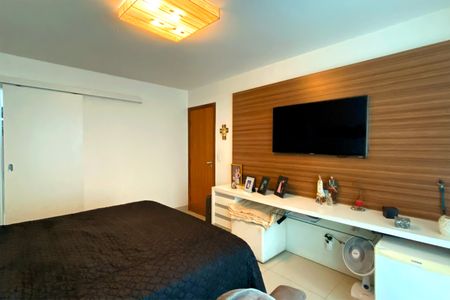 Apartamento à venda com 166m², 4 quartos e 4 vagasSuite 1