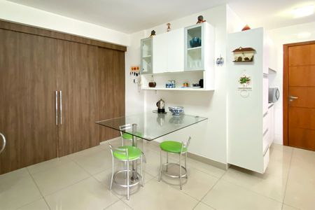 Apartamento à venda com 166m², 4 quartos e 4 vagasCozinha