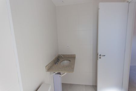 Apartamento à venda com 64m², 2 quartos e 2 vagasBanheiro da Suíte