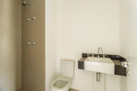 Banheiro de kitnet/studio à venda com 1 quarto, 24m² em Vila Olímpia, São Paulo