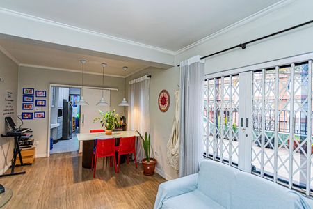 Casa à venda com 160m², 2 quartos e 1 vaga Casa à venda com 160m², 2 quartos e 1 vagaSala