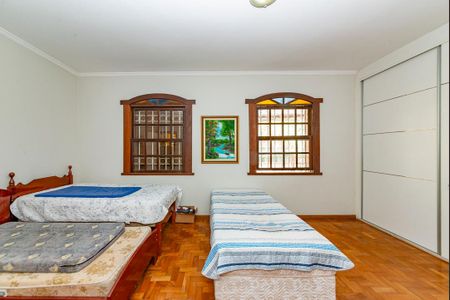 Casa à venda com 288m², 5 quartos e 4 vagasSuíte