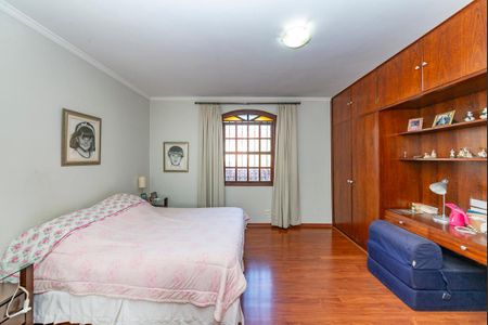 Casa à venda com 288m², 5 quartos e 4 vagasQuarto 2