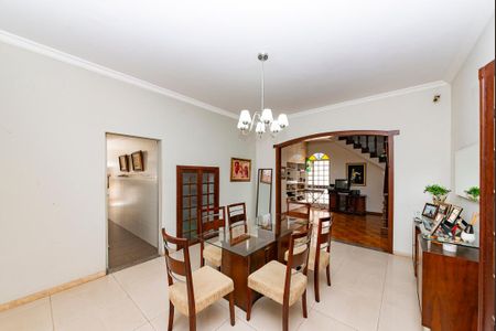 Casa à venda com 288m², 5 quartos e 4 vagasSala 2