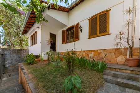 Casa à venda com 288m², 5 quartos e 4 vagasEntrada