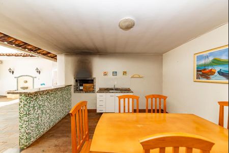 Casa à venda com 288m², 5 quartos e 4 vagasVaranda