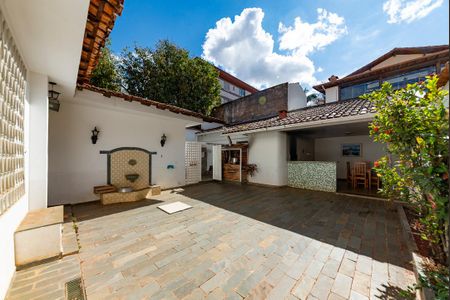 Casa à venda com 288m², 5 quartos e 4 vagasQuintal