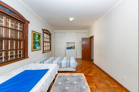 Casa à venda com 288m², 5 quartos e 4 vagasSuíte