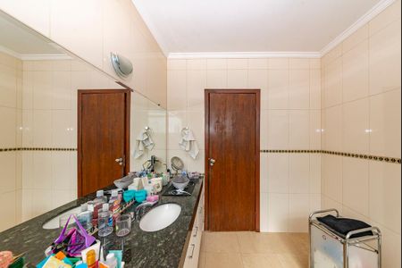 Casa à venda com 288m², 5 quartos e 4 vagasBanheiro Social 2