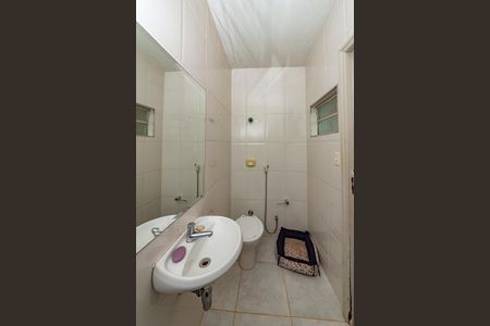 Casa à venda com 288m², 5 quartos e 4 vagasBanheiro de serviço